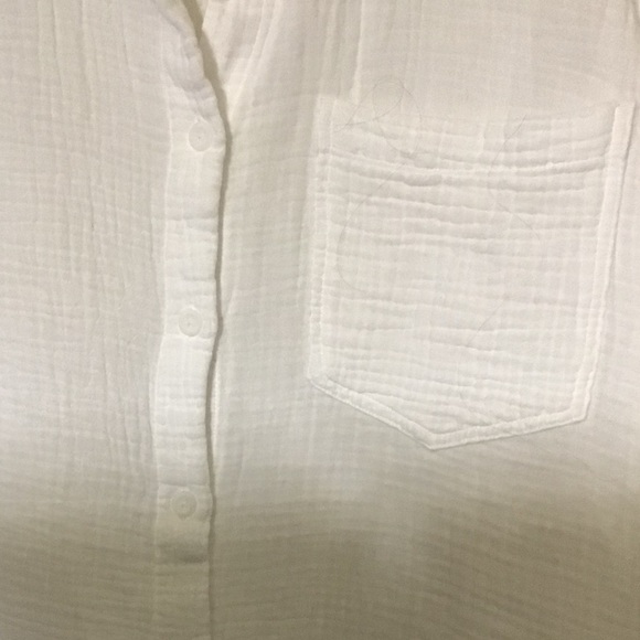 Side Stitch button down oversized white shirt, size M. Roll up sleeves. Like New - Picture 2 of 7